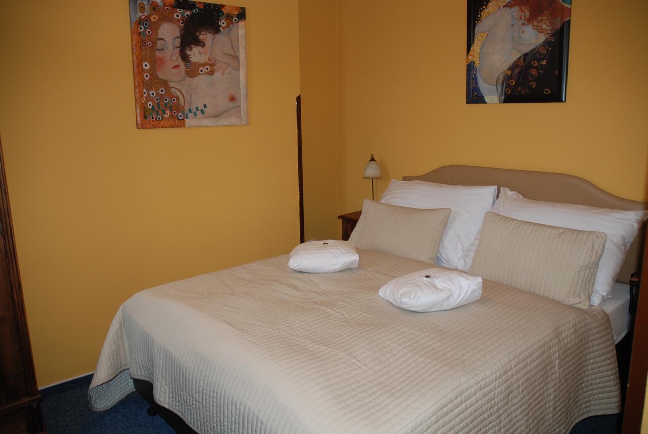 Hotel U Ruze Славонице Екстериор снимка